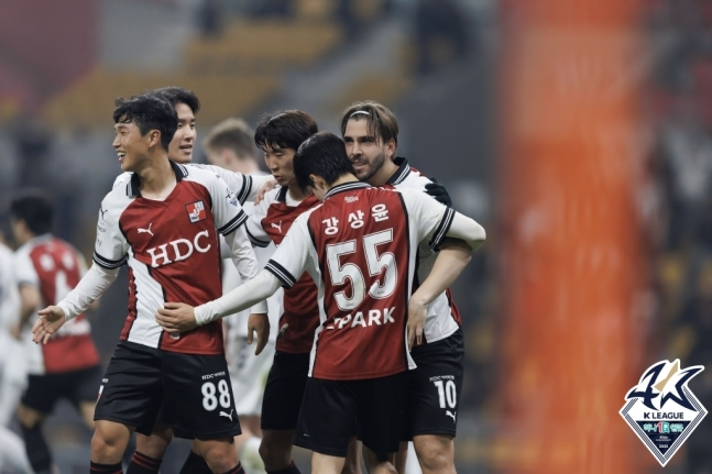 부산 아이파크 선수들. /사진=한국프로축구연맹