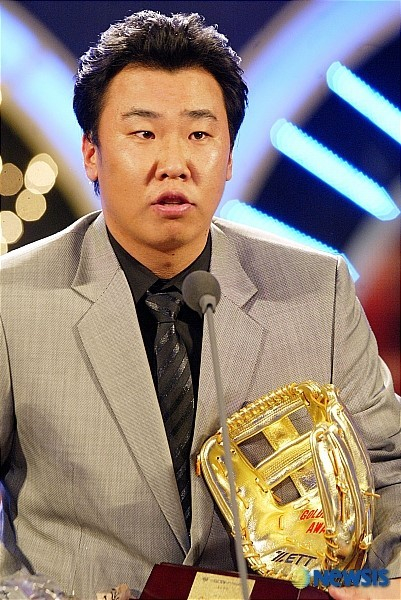 2006년 한화 출신으로 3루수 골든글러브를 수상한 이범호. /사진=뉴시스