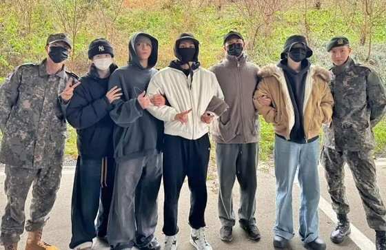 방탄소년단 진(왼쪽부터), 슈가, 정국, 뷔, RM, 지민, 제이홉/사진=빅히트 뮤직