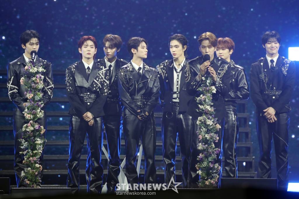 그룹 루네이트가 14일 필리핀 아레나에서 열린 '2023 아시아 아티스트 어워즈 인 필리핀'(2023 Asia Artist Awards IN THE PHILIPPINES, 이하 '2023 AAA')에서 'AAA포커스 상'을 수상하고 소감을 말하고 있다. '2023 AAA'는 스타뉴스가 주최하고 Asia Artist Awards 조직위원회, TONZ 엔터테인먼트, PULP Live World가 공동 주관한다. 그룹 아이브(IVE) 장원영, 가수 강다니엘, 그룹 제로베이스원 성한빈이 MC를 맡았다. 2023.12.14 /사진=임성균
