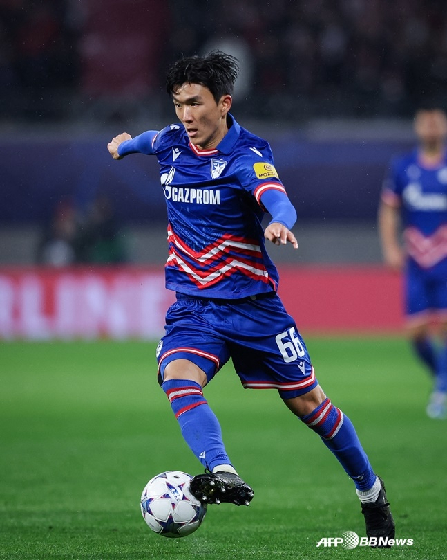 UCL 라이프치히전 출전한 황인범. /AFPBBNews=뉴스1