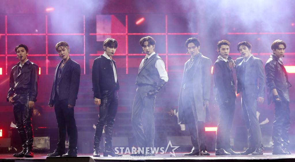 그룹 더보이즈가 14일 필리핀 아레나에서 열린 '2023 아시아 아티스트 어워즈 인 필리핀'(2023 Asia Artist Awards IN THE PHILIPPINES, 이하 '2023 AAA')에서 멋진 무대를 선보이고 있다.  '2023 AAA'는 스타뉴스가 주최하고 Asia Artist Awards 조직위원회, TONZ 엔터테인먼트, PULP Live World가 공동 주관한다. 그룹 아이브(IVE) 장원영, 가수 강다니엘, 그룹 제로베이스원 성한빈이 MC를 맡았다. 2023.12.14 /사진=김창현
