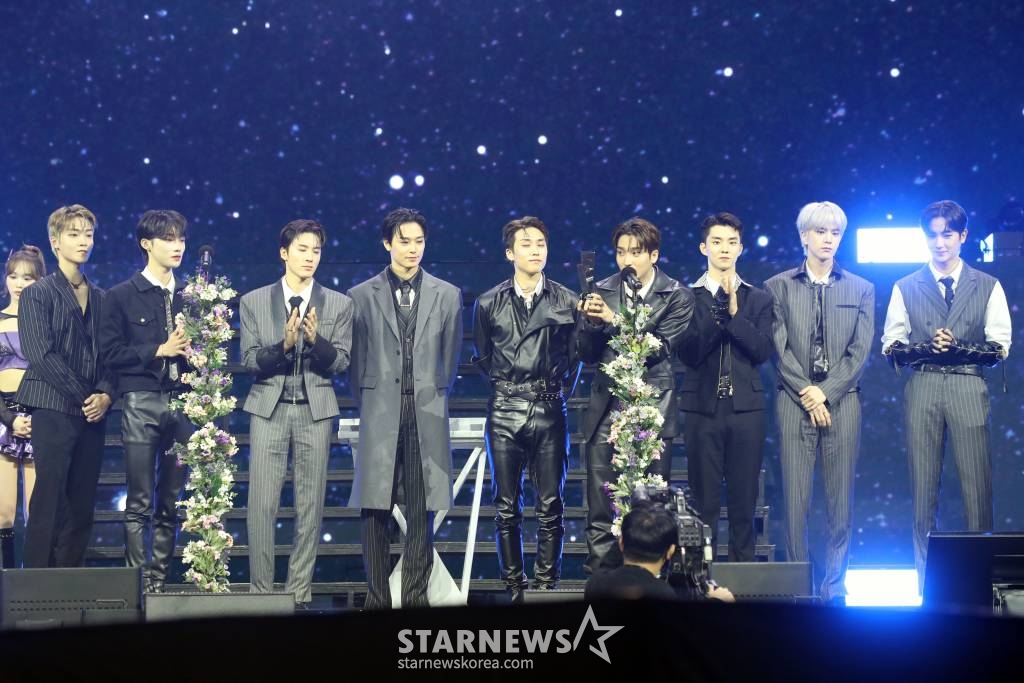 그룹 더보이즈가 14일 필리핀 아레나에서 열린 '2023 아시아 아티스트 어워즈 인 필리핀'(2023 Asia Artist Awards IN THE PHILIPPINES, 이하 '2023 AAA')에서 'AAA 베스트 아티스트 상'을 수상하고 소감을 말하고 있다.   '2023 AAA'는 스타뉴스가 주최하고 Asia Artist Awards 조직위원회, TONZ 엔터테인먼트, PULP Live World가 공동 주관한다. 그룹 아이브(IVE) 장원영, 가수 강다니엘, 그룹 제로베이스원 성한빈이 MC를 맡았다. 2023.12.14 /사진=임성균