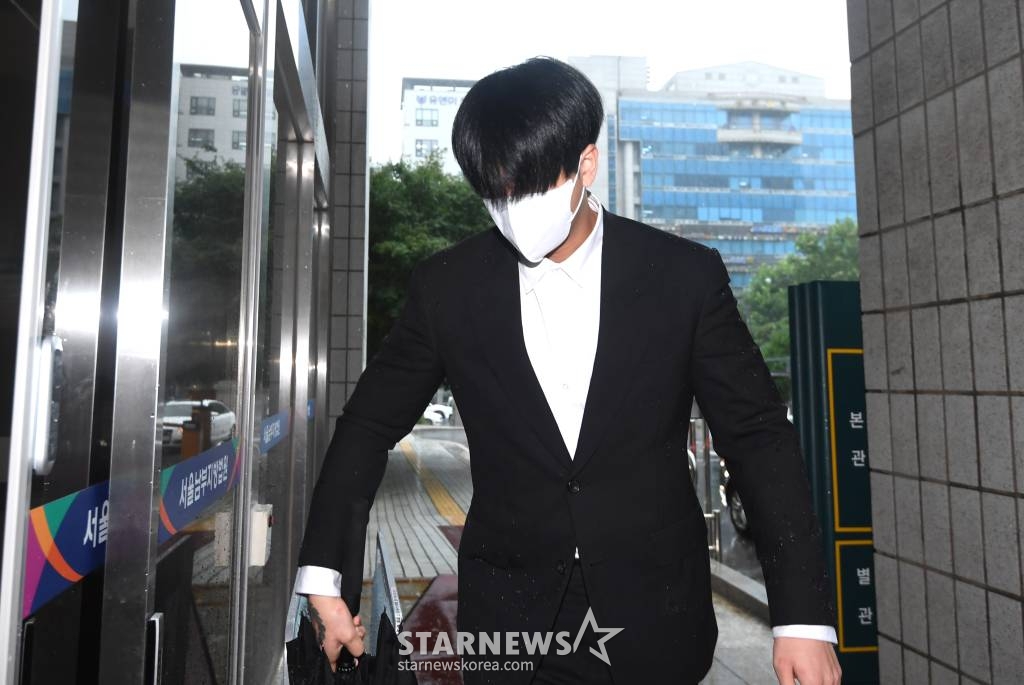 병역을 의도적으로 기피, 면탈한 혐의를 받고 있는 빅스 출신 라비(본명 김원식·30)가 10일 오후 서울 양천구 서울남부지방법원에서 열린 선고공판에 출석하고 있다. /사진=머니S 장동규 기자