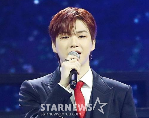 가수 강다니엘이 14일 필리핀 아레나에서 열린 '2023 아시아 아티스트 어워즈 인 필리핀'(2023 Asia Artist Awards IN THE PHILIPPINES, 이하 '2023 AAA')에서 인사말을 하고 있다. '2023 AAA'는 스타뉴스가 주최하고 Asia Artist Awards 조직위원회, TONZ 엔터테인먼트, PULP Live World가 공동 주관한다. 그룹 아이브(IVE) 장원영, 가수 강다니엘, 그룹 제로베이스원 성한빈이 MC를 맡았다. 2023.12.14 /사진=김창현