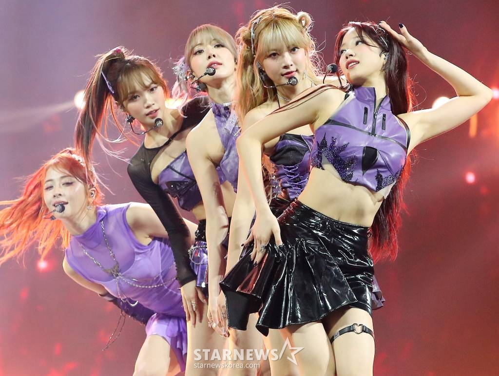 걸그룹 르세라핌이 14일 필리핀 아레나에서 열린 '2023 아시아 아티스트 어워즈 인 필리핀'(2023 Asia Artist Awards IN THE PHILIPPINES, 이하 '2023 AAA')에서 멋진 무대를 선보이고 있다. /사진=김창현