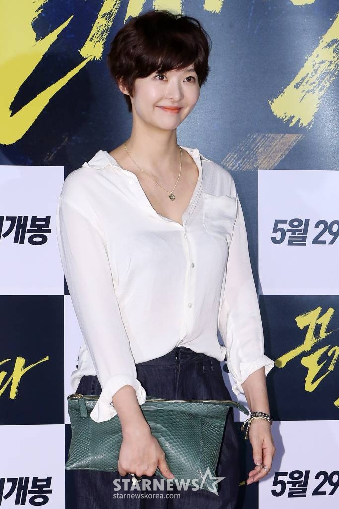 배우 송선미가 26일 오후 서울 강남구 메가박스 코엑스에서 열린 영화 '끝까지 간다' VIP시사회에 참석해 포토타임을 갖고 있다. /사진=최부석 기자 my2eye@