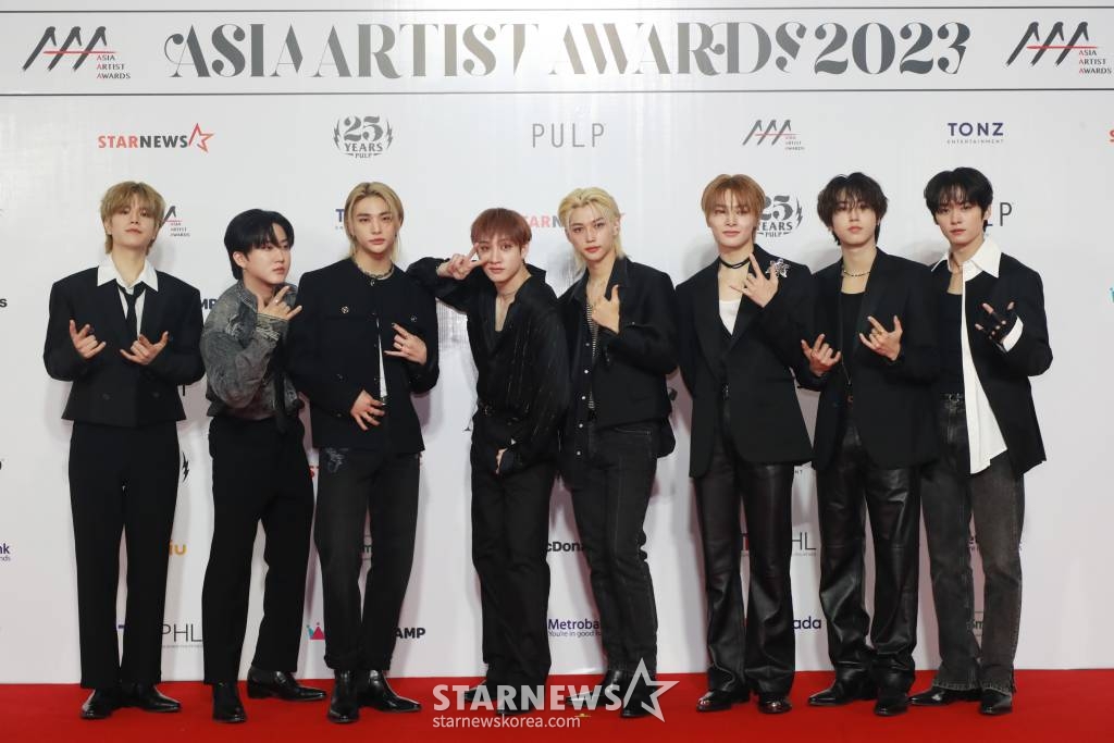 그룹 스트레이키즈가 14일 필리핀 아레나에서 열린 '2023 아시아 아티스트 어워즈 인 필리핀'(2023 Asia Artist Awards IN THE PHIPPINES, 이하 '2023 AAA') 레드카펫 행사에 참석해 포즈를 취하고 있다. '2023 AAA'는 스타뉴스가 주최하고 Asia Artist Awards 조직위원회, TONZ 엔터테인먼트, PULP Live World가 공동 주관한다. 그룹 아이브(IVE) 장원영, 가수 강다니엘, 그룹 제로베이스원 성한빈이 MC를 맡았다. 2023.12.14 /사진=이동훈