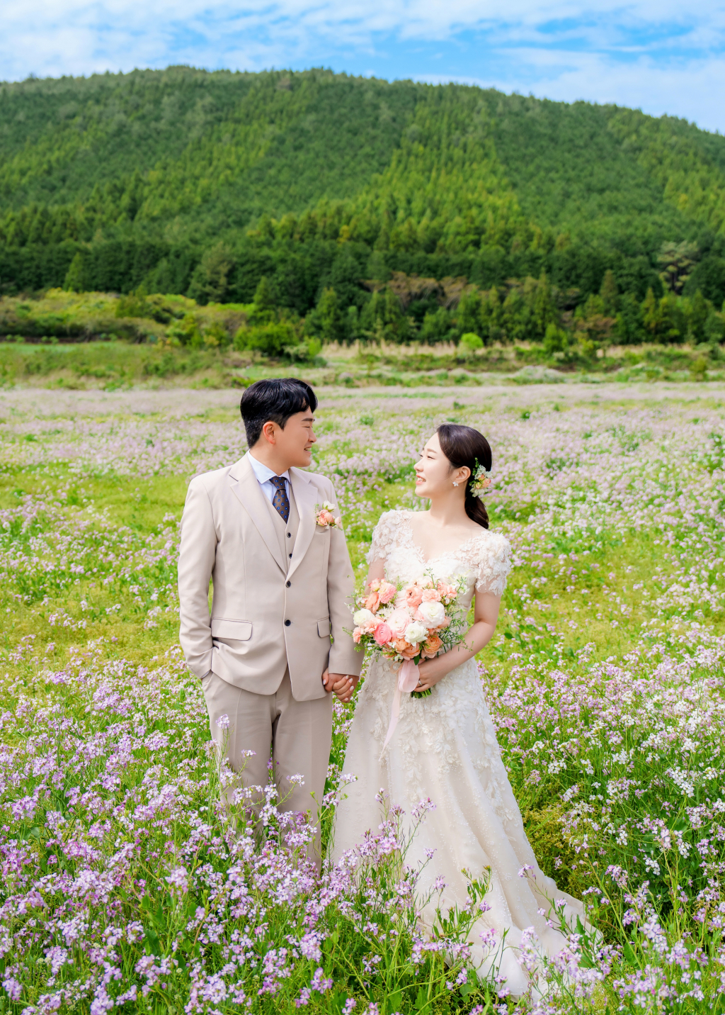 김재현 사원과 김인성양의 결혼 사진. /사진제공=대전하나시티즌