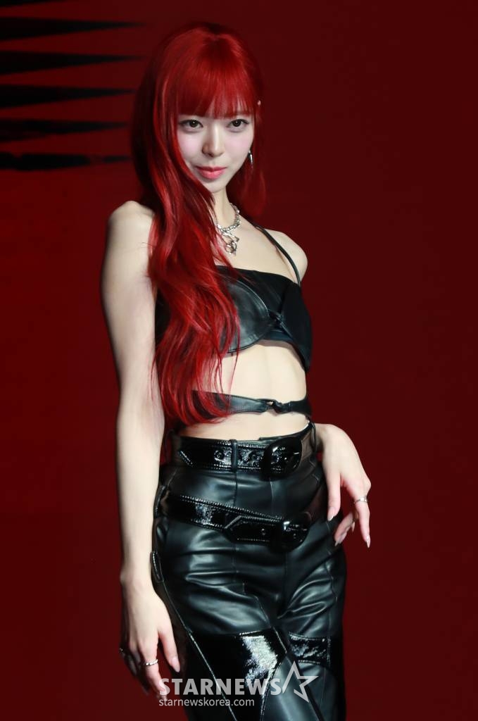 걸그룹 있지(ITZY) 유나가 8일 오후 서울 여의도 콘래드호텔에서 진행된 여덟번째 미니앨범 '‘본 투 비' 발매 기념 기자간담회에서 포즈를 취하고 있다. 이번 앨범에는 타이틀곡 ‘언터처블’을 비롯해 ‘본 투 비’, ‘미스터 뱀파이어’, ‘다이너마이트’, ‘에스컬레이터’ 등 총 10곡이 수록됐다. /2024.01.08 /사진=이동훈