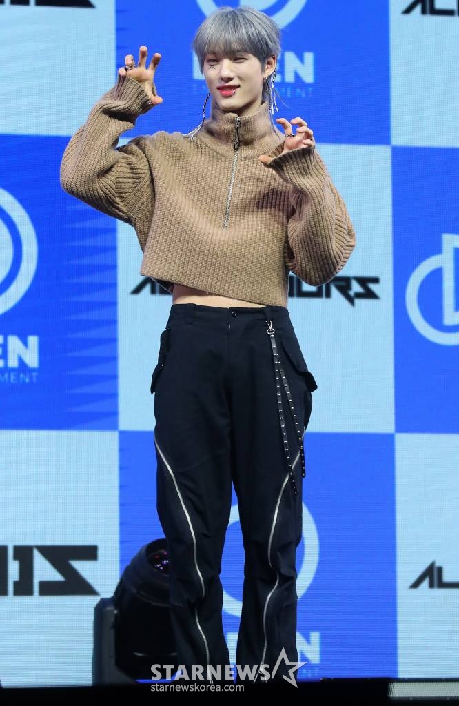 신인 그룹 올아워즈(ALL(H)OURS) 제이든이 10일 오후 서울 광진구 예스24 라이브홀에서 진행된 첫 번째 미니 앨범 'ALL OURS(올아워즈)' 발매 기념 쇼케이스에 참석해 포즈를 취하고 있다. 데뷔 앨범 'ALL OURS'에는 'Drift(드리프트)', '으랏차차(GOTCHA)', 'WAO WAO(와오 와오)', 'Racer(레이서)', 'ALL OURS(올아워즈)' 등 올아워즈의 거침없는 패기가 돋보이는 다섯 곡이 수록됐다. 2024.01.10 /사진=김창현