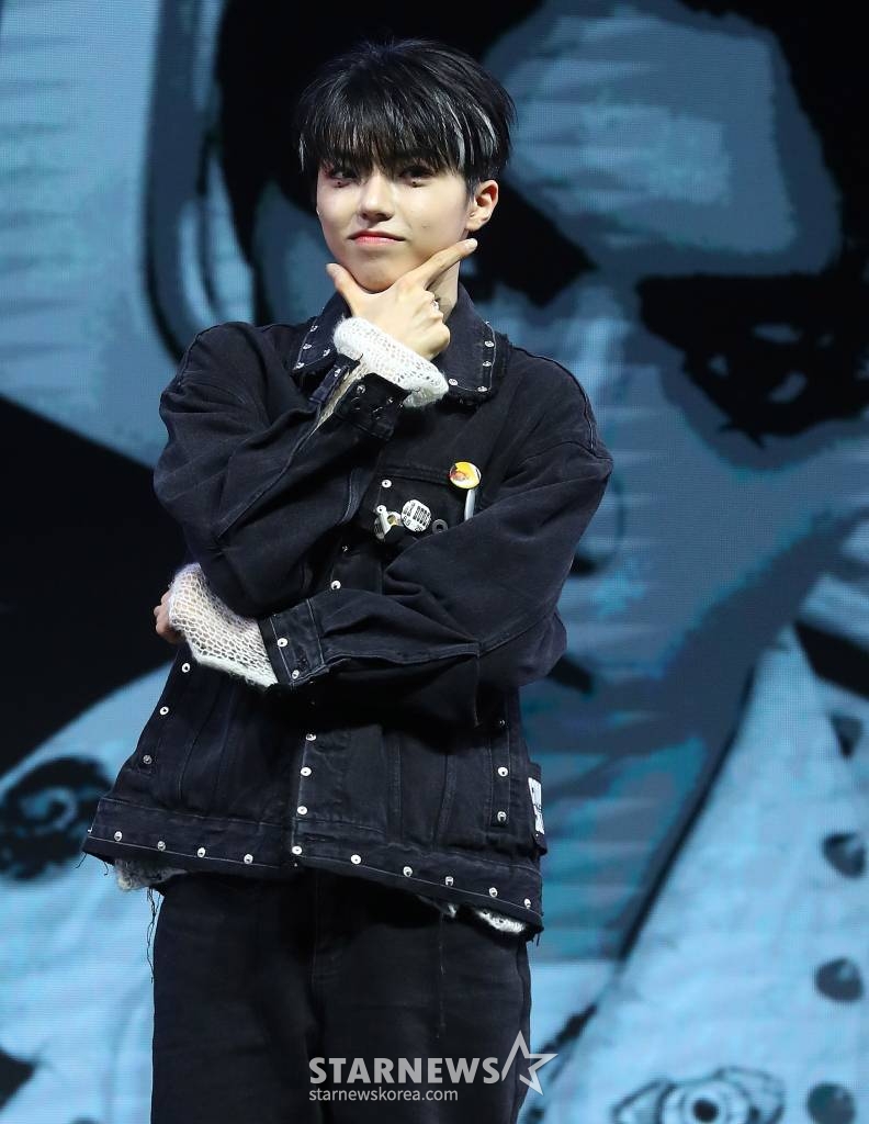 신인 그룹 올아워즈(ALL(H)OURS) 온이 10일 오후 서울 광진구 예스24 라이브홀에서 진행된 첫 번째 미니 앨범 'ALL OURS(올아워즈)' 발매 기념 쇼케이스에 참석해 포즈를 취하고 있다. 데뷔 앨범 'ALL OURS'에는 'Drift(드리프트)', '으랏차차(GOTCHA)', 'WAO WAO(와오 와오)', 'Racer(레이서)', 'ALL OURS(올아워즈)' 등 올아워즈의 거침없는 패기가 돋보이는 다섯 곡이 수록됐다. 2024.01.10 /사진=김창현