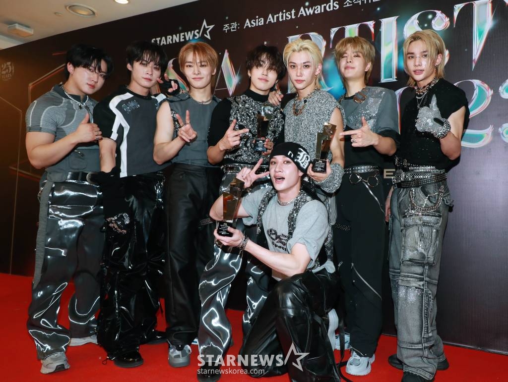 그룹 스트레이키즈(Stray Kids)가 지난 14일 필리핀 아레나에서 열린 '2023 아시아 아티스트 어워즈 인 필리핀'(2023 Asia Artist Awards IN THE PHILIPPINES, 이하 '2023 AAA')에서 멋진 무대를 선보이고 있다.  스트레이키즈는 '2023 AAA'에서 AAA 올해의 스테이지, AAA 페뷸러스, AAA 베스트 크리에이터 등 3관왕을 차지했다. 2023.12.14 /사진=이동훈