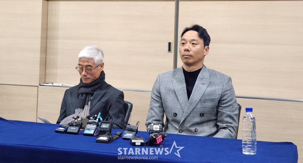 박경훈 단장(왼쪽)과 염기훈 감독. /사진=박건도 기자