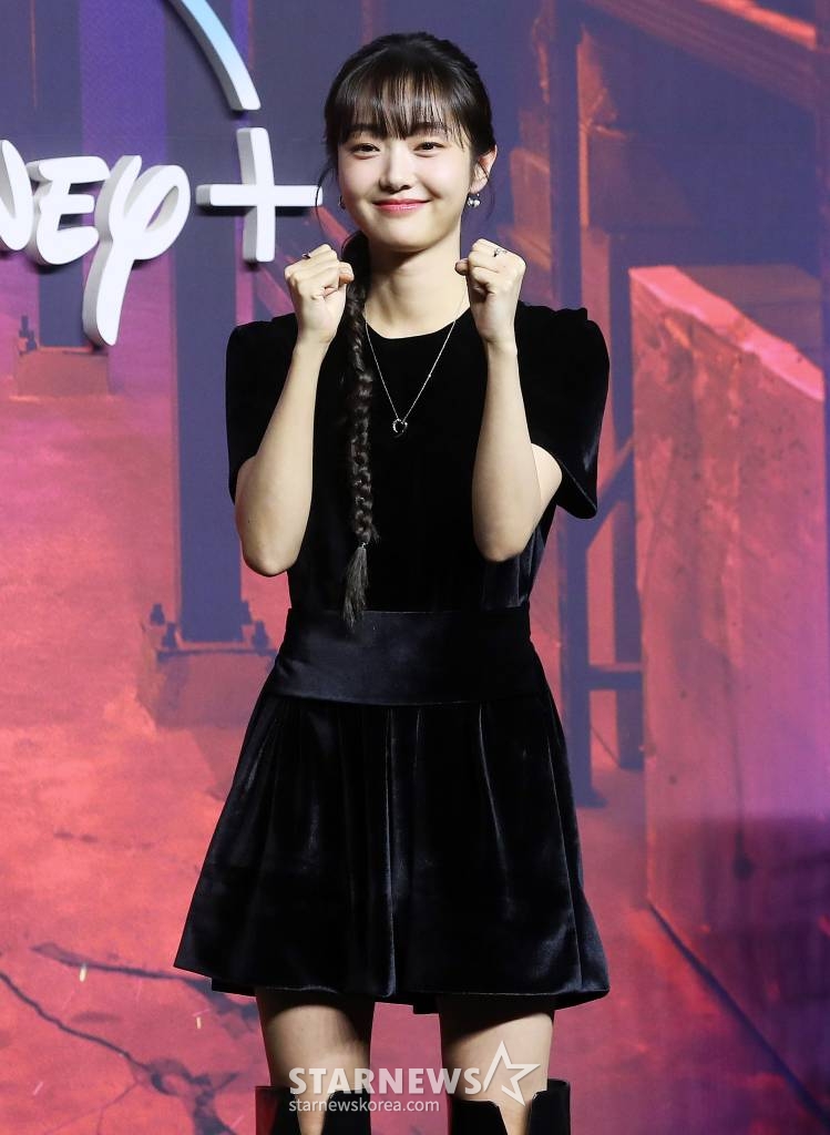 배우 김혜준이 15일 오전 서울 영등포구 여의도동 콘래드 서울에서 진행된 디즈니+ 오리지널 시리즈 '킬러들의 쇼핑몰' 제작발표회에 참석해 포즈를 취하고 있다. '킬러들의 쇼핑몰'은 삼촌 진만(이동욱 분)이 남긴 위험한 유산으로 인해 수상한 킬러들의 표적이 된 조카 지안(김혜준 분)의 생존기를 다룬 스타일리시 뉴웨이브 액션물이다. 2024.01.15 /사진=김창현