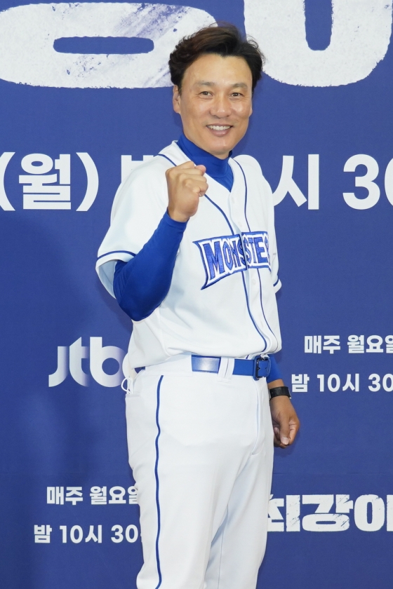 최강야구 감독으로 활약하던 이승엽. /사진=JTBC