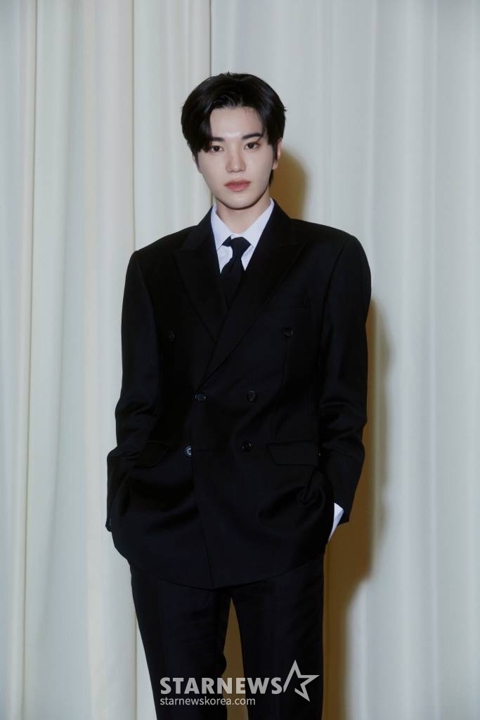 그룹 인피니트(INFINITE) 성종이 31일 오후 서울 서초구 더 리버사이드 호텔에서 진행된 일곱 번째 미니앨범 '비긴'(13egin) 발매 기념 기자간담회에 참석해 포즈를 취하고 있다. 새 앨범 타이틀곡 '뉴 이모션스(New Emotions)'는 멤버들의 6인 6색 풍성한 보컬과 코드 프로그레션이 묵직하게 어우러진 소리 표현이 매력적인 트랙으로 프로듀서 라이언 전(Ryan Jhun)이 작곡을 맡았다. 또한 인피니트는 매혹적인 남자들의 나른함과 섹시함을 담아 마치 고급 향수의 은은한 향과 같이 세련되면서도 과하지 않은 퍼포먼스를 완성했다. / 사진제공 =인피니트 컴퍼니 /사진=김창현