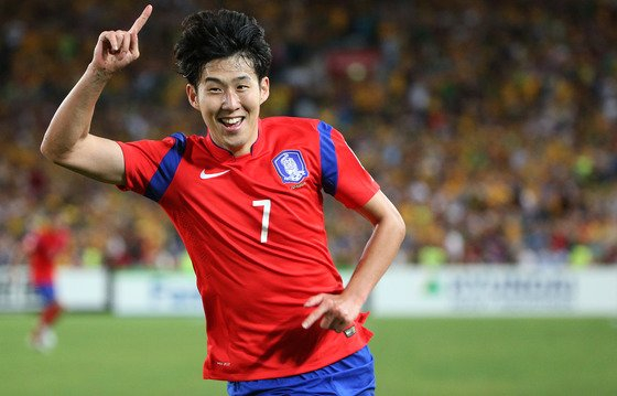 호주와 2015 아시안컵 결승전에서 0-1로 뒤진 후반 추가시간 극적인 동점골을 터뜨린 뒤 환호하는 손흥민. /사진=뉴스1