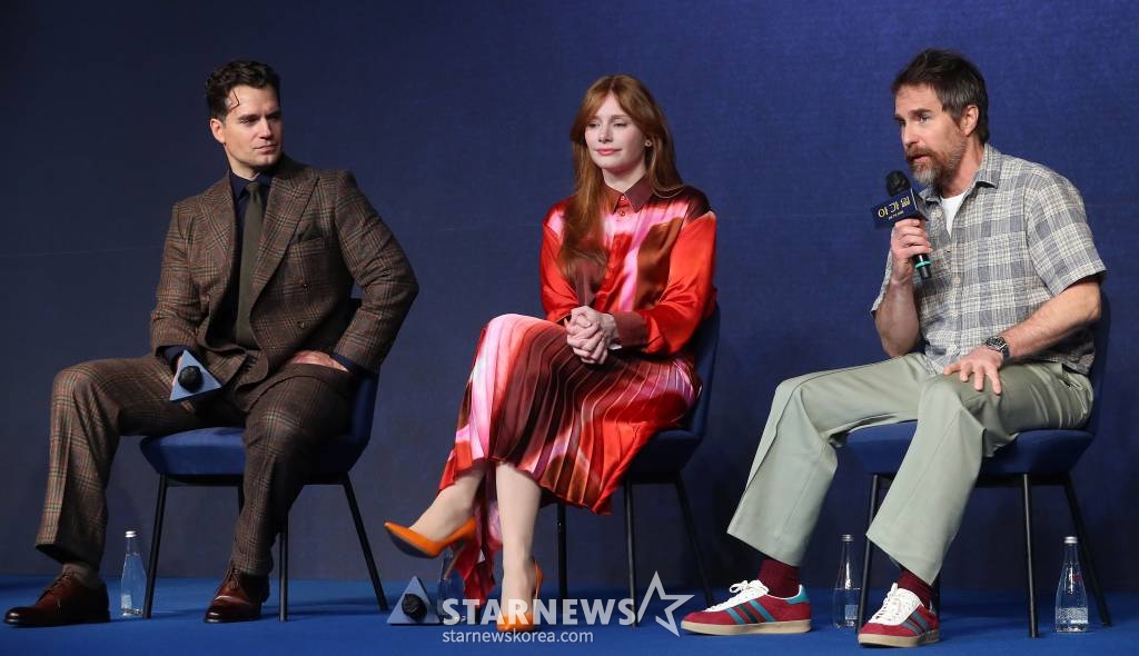 할리우드 배우 샘 록웰이 18일 오전 서울 종로구 포시즌스호텔 서울에서 진행된 할리우드 영화 '아가일' 내한 기자회견에서 취재진 질의에 답하고 있다. '아가일' 자신의 스파이 소설이 현실이 되자 전 세계 스파이들의 표적이 된 작가 엘리(브라이스 달라스 하워드)가 위기를 벗어나기 위해 소설의 다음 챕터를 쓰고, 현실 속 레전드 요원 아가일(헨리 카빌)을 찾아가는 이야기를 그린 작품이다. 내달 7일 개봉. 2024.01.18 /사진=김창현