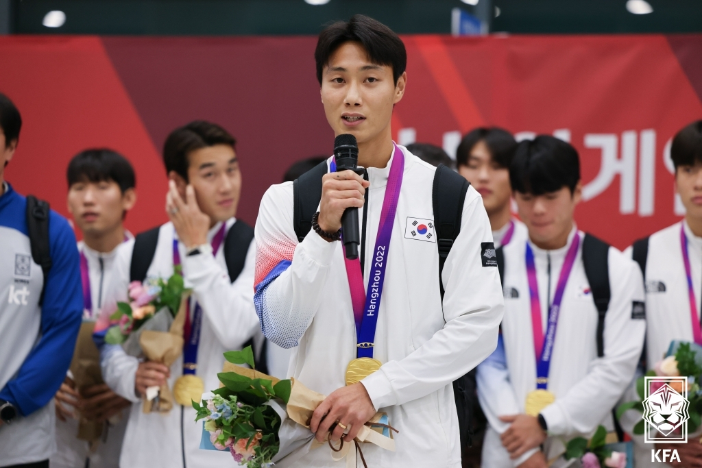 항저우 아시안게임 후 인천국제공항에 귀국한 백승호. /사진제공=대한축구협회(KFA)