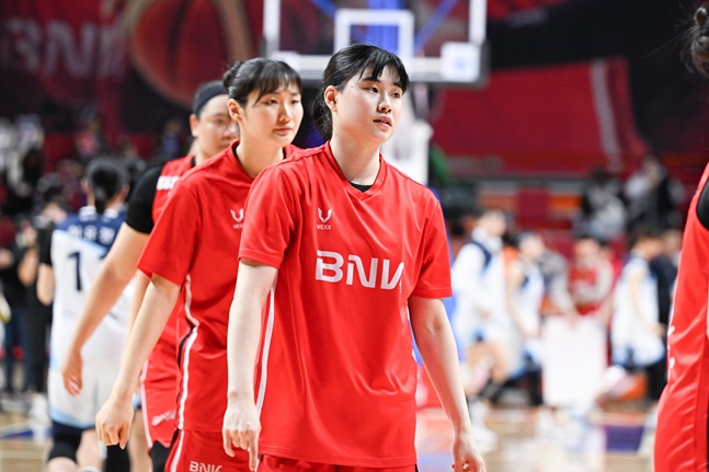 이소희(맨 앞). /사진=WKBL