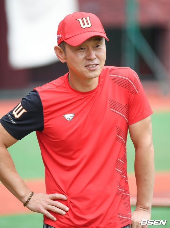 SK 와이번스(현 SSG 랜더스) 코치 시절의 박경완. /사진=OSEN
