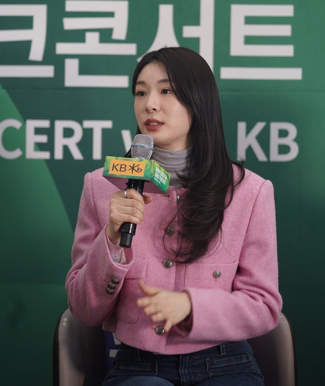 김연아가 28일 토크 콘서트에서 이야기를 하고 있다. /사진=2018평창기념재단