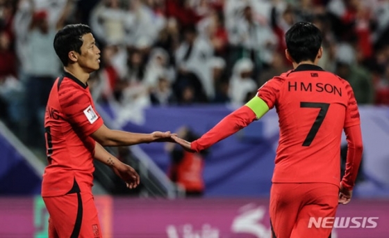 황희찬(왼쪽)과 손흥민. /사진=뉴시스 제공