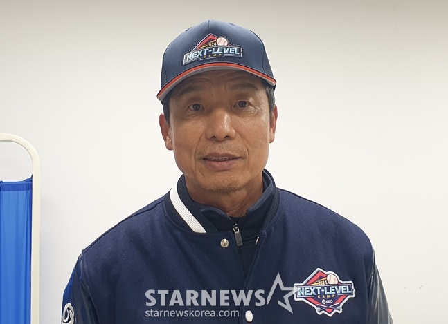 김용달 KBO 재능기부위원이 4일 부산 기장군 기장-KBO 야구센터 리틀야구장에서 스타뉴스와 인터뷰를 하고 있다. /사진=양정웅 기자