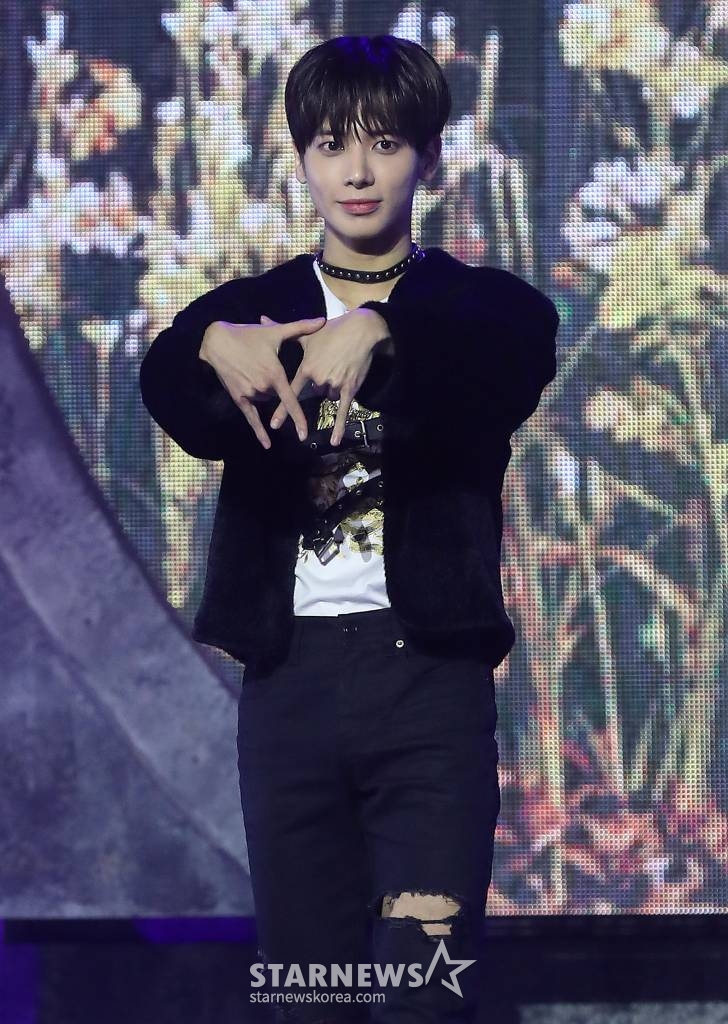 보이 그룹 투모로우바이투게더(TXT) 태현이 12일 오후 서울 동대문구 회기동 경희대학교 평화의 전당에서 진행된 정규 3집 '이름의 장: FREEFALL' 발매 기념 쇼케이스에 참석해 포즈를 취하고 있다. 투모로우바이투게더의 이번 앨범 타이틀곡 'Chasing That Feeling'은 1980년대 감성의 뉴 웨이브 장르 곡이다. 2023.10.12 /사진=김창현