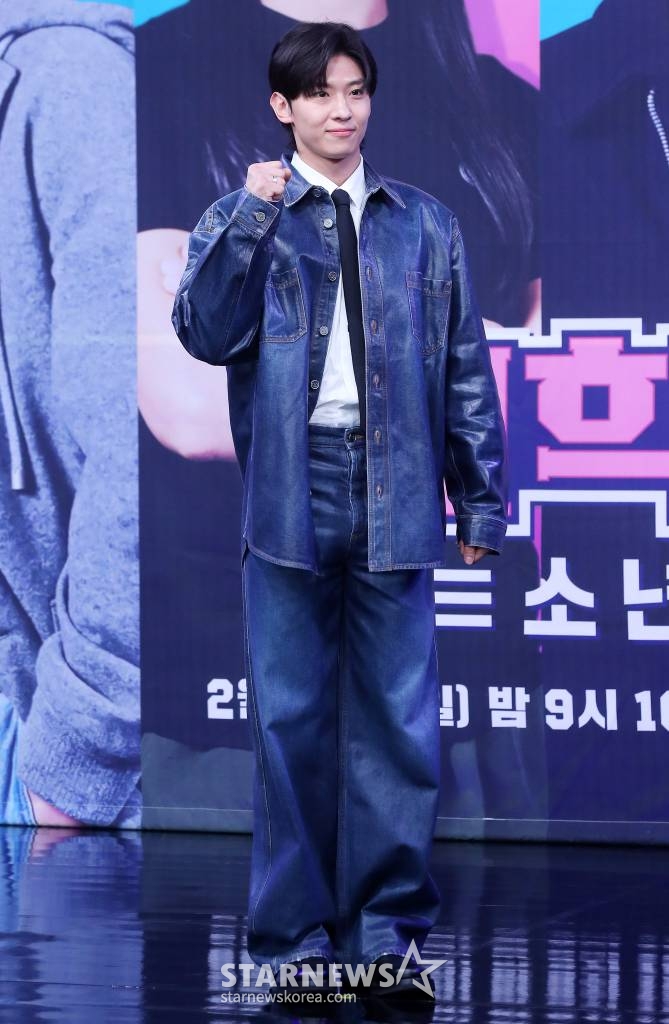 방송인 덱스가 15일 오후 서울 마포구 상암동 MBC 사옥에서 진행된 예능 '대학체전 : 소년선수촌' 제작발표회에 참석해 포즈를 취하고 있다. '대학체전 : 소년선수촌'은 대한민국을 대표하는 체대생들이 각 대학의 명예를 걸고 펼치는 국내 최초 체대 서바이벌 예능이다. 오는 18일 첫 방송. 2024.02.15 /사진=김창현