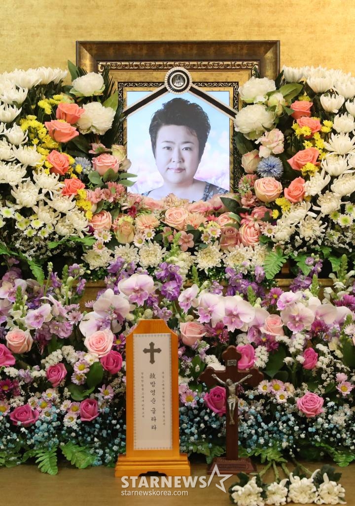 가수 故 방실이 빈소가 20일 인천 강화군 참사랑장례식장에 마련돼 있다. 방실이는 이날 오전 인천 강화 요양병원에서 별세했다. 고인은 2007년부터 뇌경색으로 투병해온 것으로 전해졌다. / <사진공동취재단> /사진=김창현