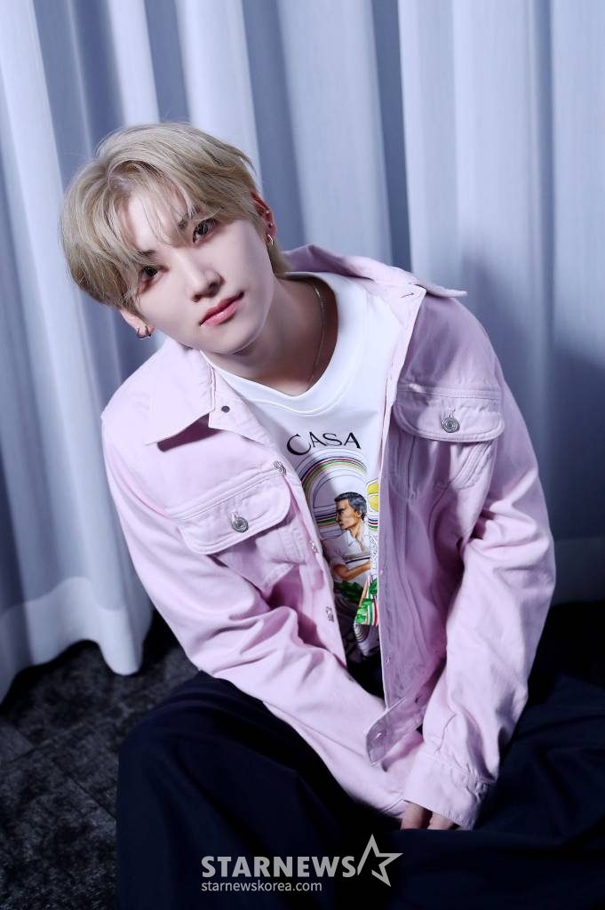 그룹 앤팀(&TEAM) 유마가 서울 종로구 스타뉴스 사옥에서 진행된 '2023 아시아 아티스트 어워즈 인 필리핀'(2023 Asia Artist Awards IN THE PHILIPPINES, 이하 2023 AAA) 수상 인터뷰에 앞서 포즈를 취하고 있다. /사진=김창현