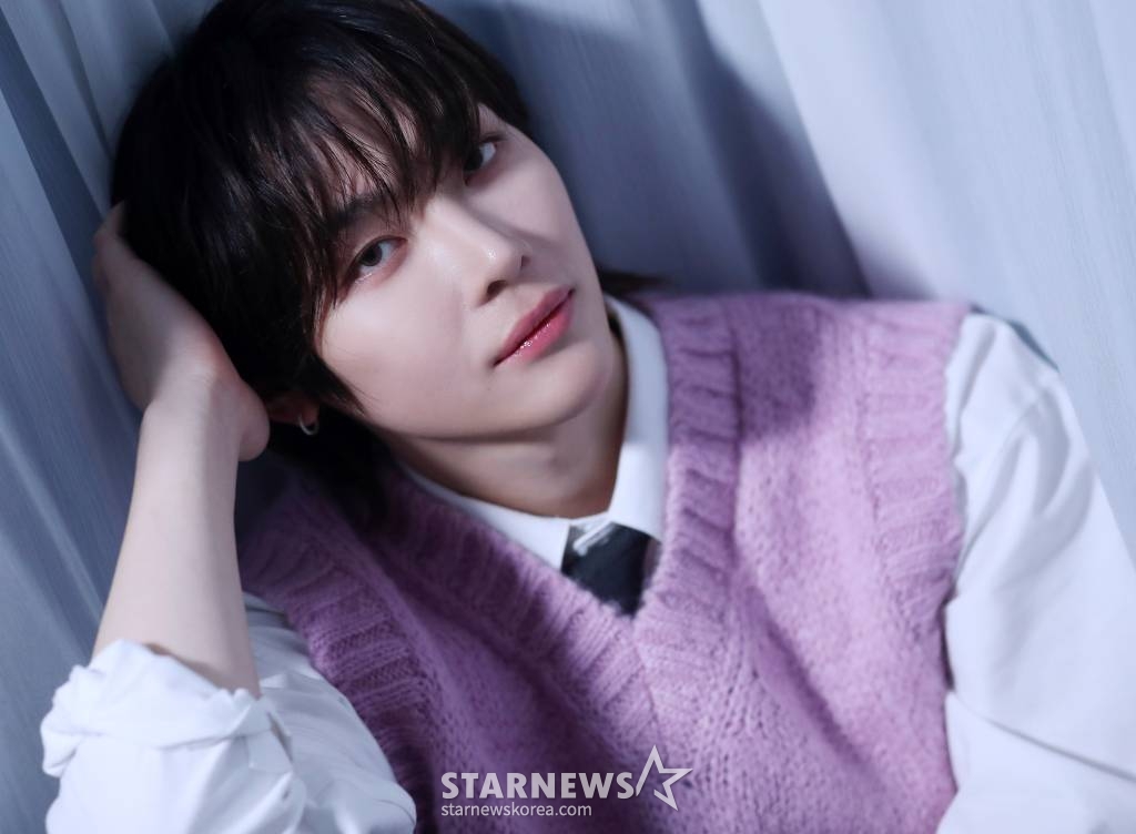 그룹 앤팀(&TEAM) 니콜라스가 서울 종로구 스타뉴스 사옥에서 진행된 '2023 아시아 아티스트 어워즈 인 필리핀'(2023 Asia Artist Awards IN THE PHILIPPINES, 이하 2023 AAA) 수상 인터뷰에 앞서 포즈를 취하고 있다. /사진=김창현