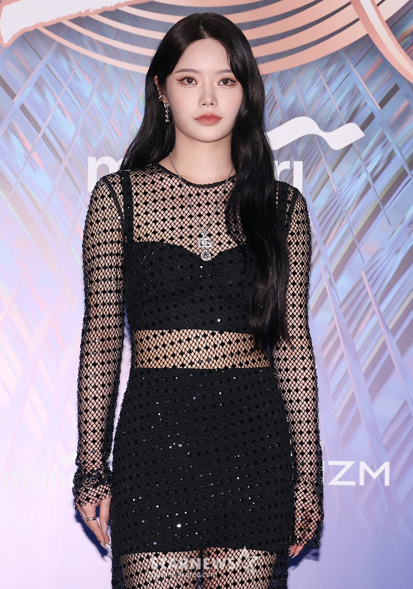 피프티피프티 키나가 6일 오후 인도네시아 자카르타 인터내셔널 스타디움에서 개최된 '제38회 골든디스크 어워즈 with 만디리' 레드카펫 행사에 참석해 포즈를 취하고 있다. /사진제공=골든디스크 어워즈 사무국 2024.01.06 /사진=이동훈