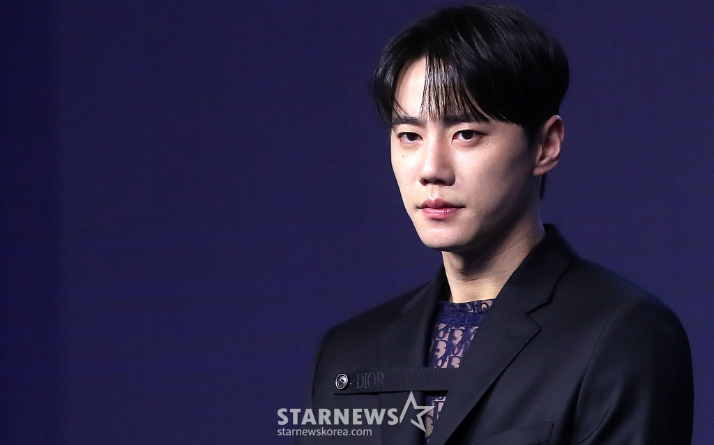 배우 이준영이 26일 오후 서울 종로구 JW메리어트 동대문스퀘어 서울에서 진행된 디즈니+ 오리지널 시리즈 '로얄로더' 제작발표회에 참석해 포즈를 취하고 있다. '로얄로더'는 갖고 싶고, 되고 싶고, 훔치고 싶었던 대한민국 최고 재벌가 왕좌를 차지하기 위한 마이너리거들의 이야기. 오는 28일 공개. 2024.02.26