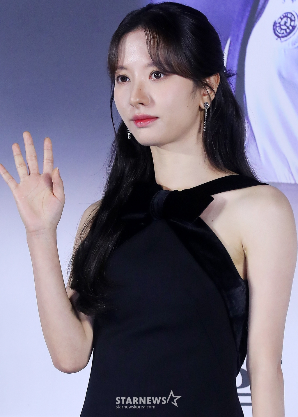 배우 김지연(보나)이 26일 오후 서울 용산구 아이파크몰 CGV에서 진행된 티빙 오리지널 '피라미드 게임' 제작발표회에 참석해 포즈를 취하고 있다. '피라미드 게임'은 한 달에 한 번 비밀투표로 왕따를 뽑는 백연여고 2학년 5반에서 학생들이 가해자와 피해자, 방관자로 나뉘어 점차 폭력에 빠져드는 잔혹한 서바이벌 서열 전쟁을 그린 작품이다. 동명의 인기 웹툰을 원작으로 한다. 오는 29일 공개. 2024.02.26 /사진=김창현 기자