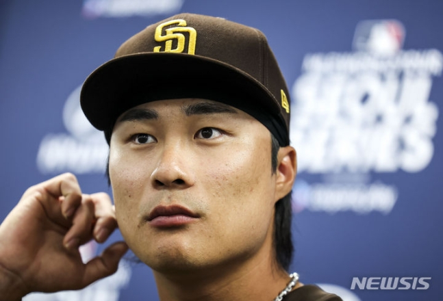 16일 서울 구로구 고척스카이돔에서 열리는 메이저리그(MLB) 월드투어 서울시리즈에 참가하는 샌디에이고 파드리스 김하성이 취재진 질문에 답하고 있다. /사진=뉴시