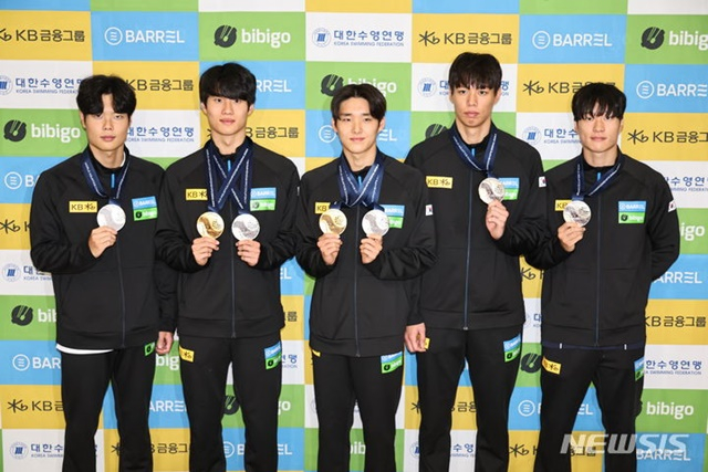 경영 국가대표팀. 왼쪽부터 이호준, 황선우, 김우민, 양재훈, 이유연. /사진=뉴시스 제공