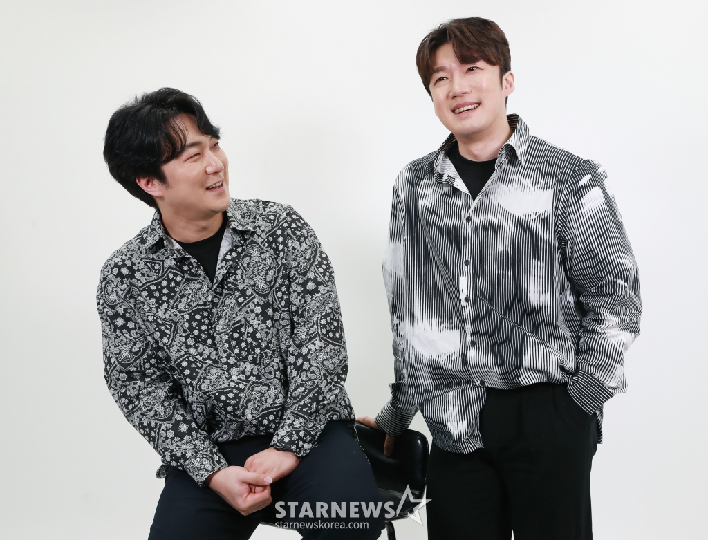 투 로맨스 보이킴(왼쪽)과 김병수 /사진=이동훈 기자