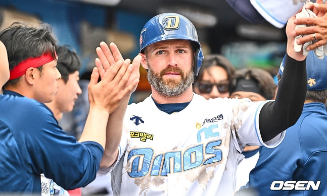 NC 맷 데이비슨.