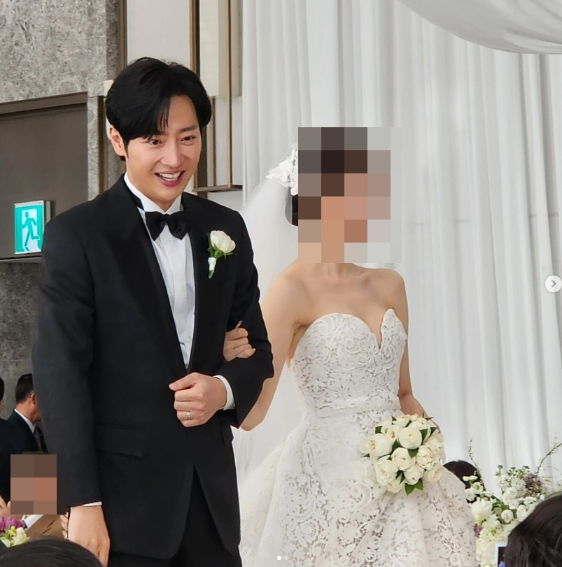 배우 이상엽과 신부 /사진=이연복