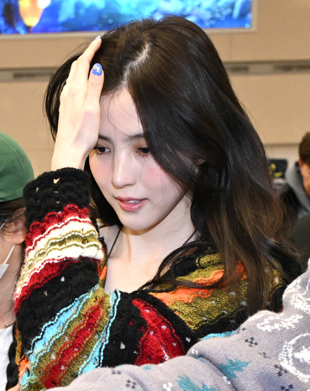 (인천공항=뉴스1) 권현진 기자 = 류준열과 열애중인 배우 한소희(29)가 18일 미국 하와이 여행을 마친 뒤 귀국하고 있다. (공동취재) 2024.3.18/뉴스1 Copyright (C) 뉴스1. All rights reserved. 무단 전재 및 재배포, AI학습 이용 금지. /사진=(인천공항=뉴스1) 권현진 기자