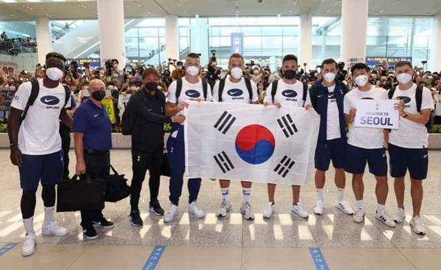 한국투어 당시 토트넘 선수단. /사진=벤 데이비스 SNS