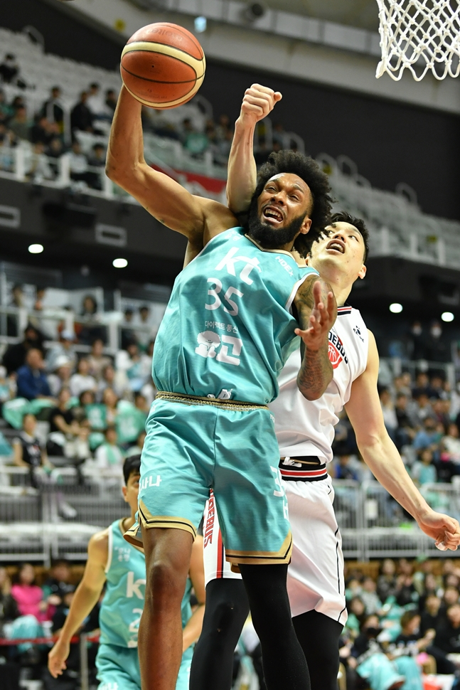 패리스 배스(왼쪽). /사진=KBL 제공