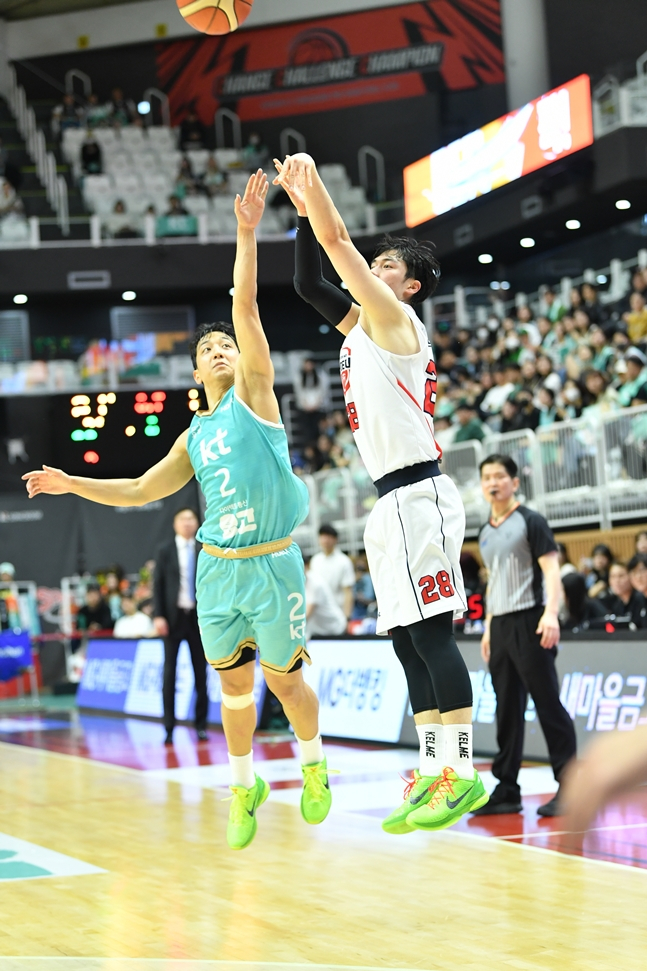 허훈(오른쪽). /사진=KBL 제공