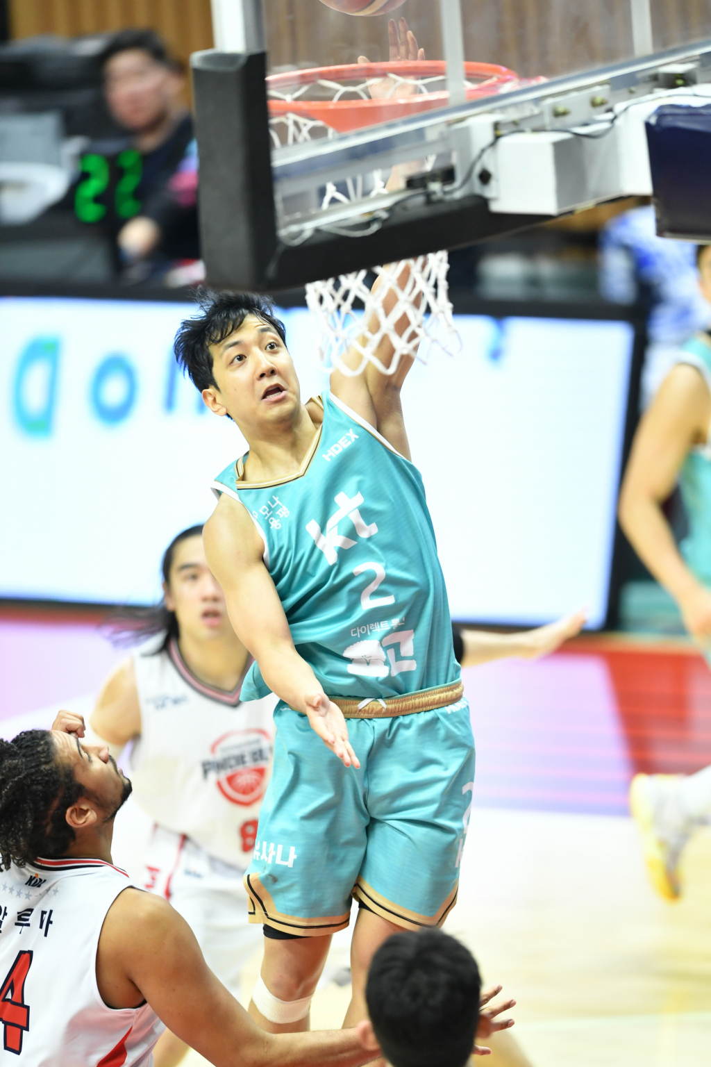 허훈이 골밑슛을 시도하고 있다. /사진=KBL 제공