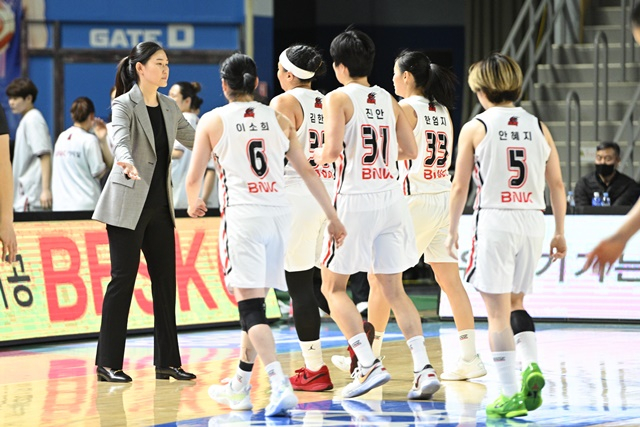 부산 BNK 선수단. /사진=WKBL 제공