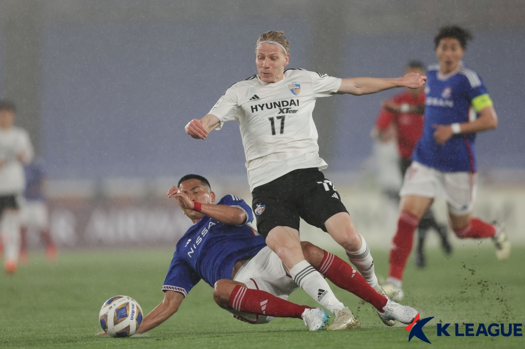 루빅손(오른쪽). /사진제공=한국프로축구연맹