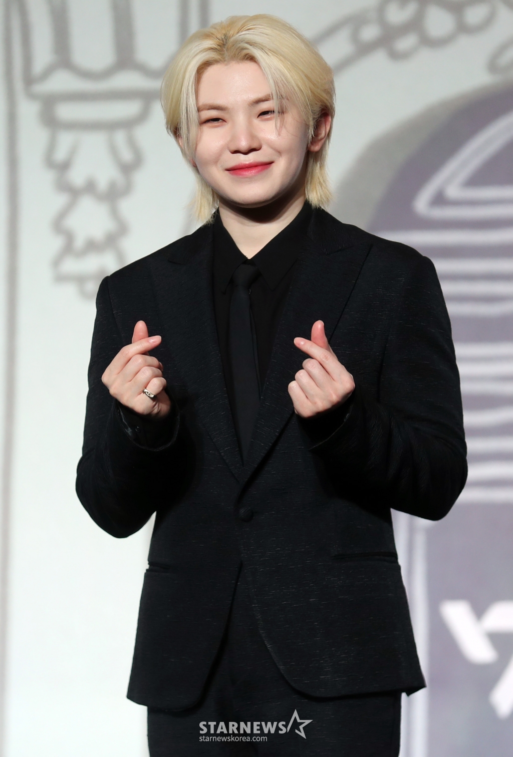 그룹 세븐틴(Seventeen) 우지가29일 오후 서울 여의도 콘래드호텔 그랜드 볼룸에서 베스트 앨범 '17 IS RIGHT HERE' 발매 기념 글로벌 기자간담회를 열고 포즈를 취하고 있다.   이번 베스트 앨범 '17 IS RIGHT HERE'은 9년의 발자취를 담는 동시에 지난 시간을 기념하며 우리만의 공간에서 영원히 함께할 것임을 약속하는 앨범으로 총 33개의 트랙으로 한국 앨범 타이틀 20곡과 일본 앨범 타이틀 8곡, '아낀다', 타이틀 곡 'MAESTRO& /사진=임성균